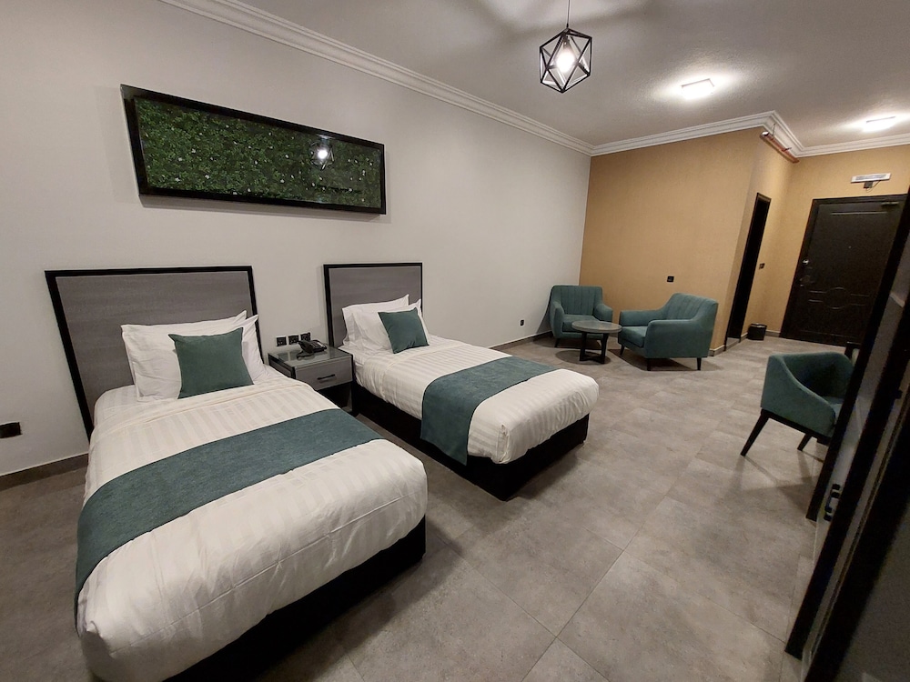 Deluxe Twin Room photo 3