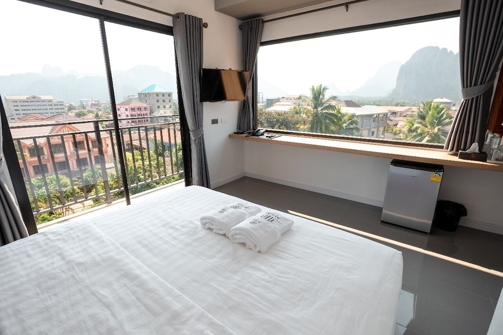 Standard Suite - Photo 1