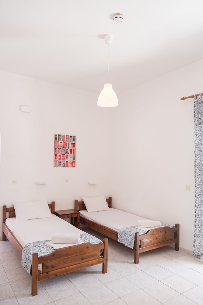 Basic Double Room, Garden View