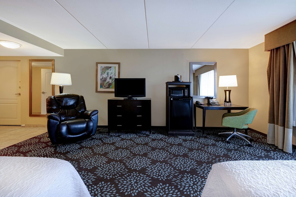 Room, 2 Queen Beds, Accessible, Non Smoking