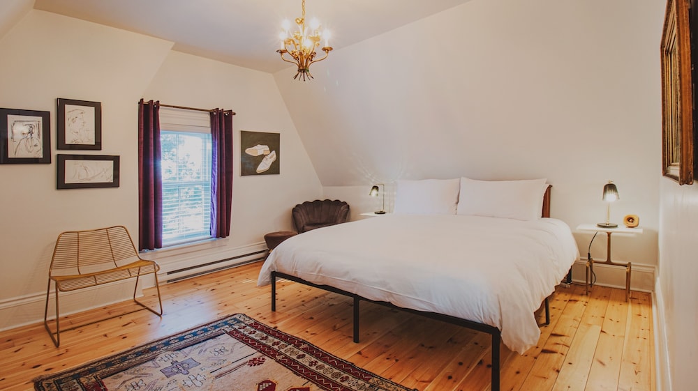 Romantic Suite, 1 Queen Bed, Non Smoking, Garden View