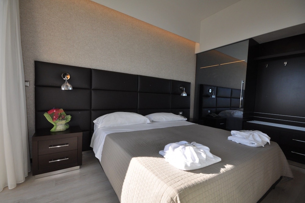 Deluxe Double or Twin Room, Sea View