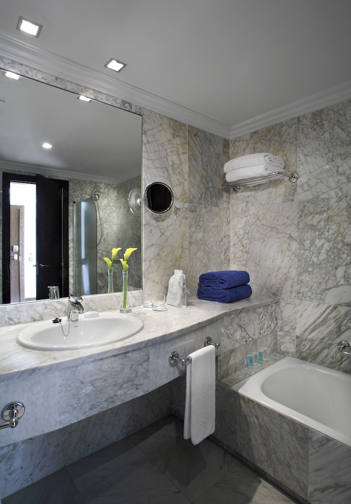 Family Suite thumbnail 6