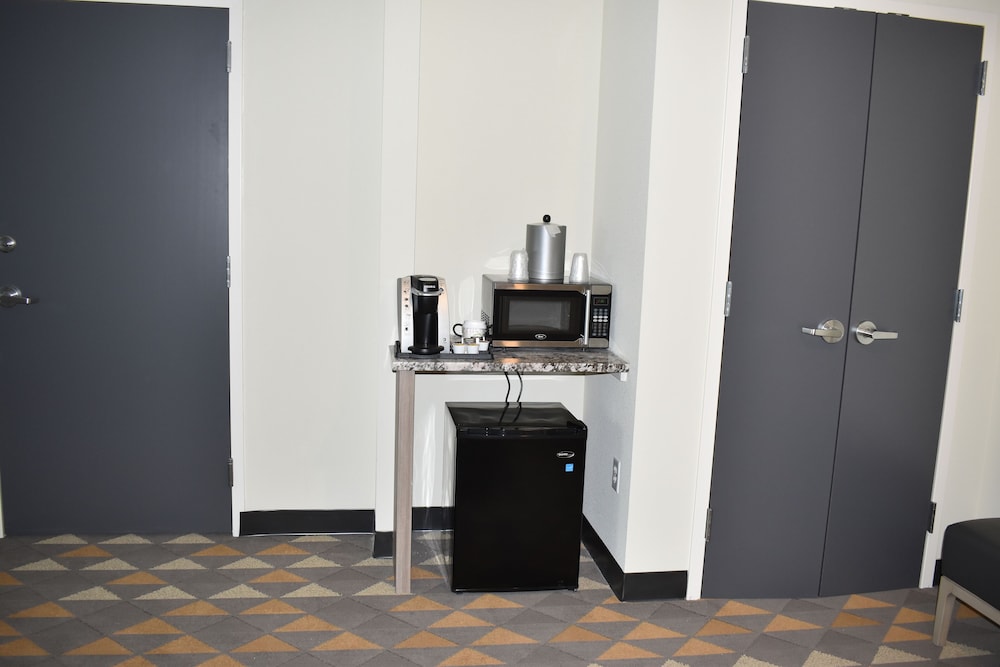 Standard Room, 2 Queen Beds, Accessible (Communications) photo 3