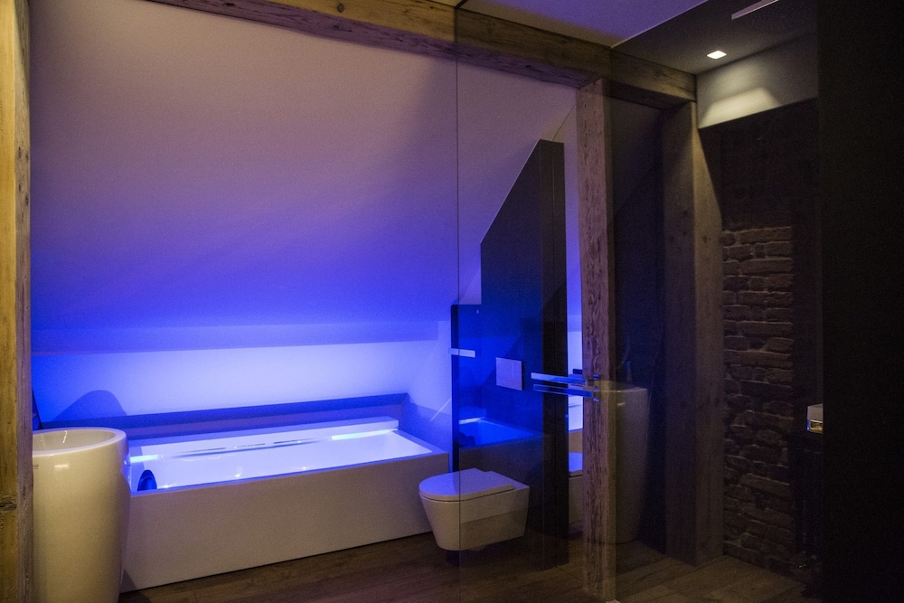 Premium Double Room, 1 Queen Bed, Bathtub