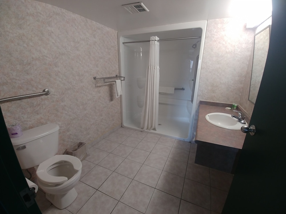 Room, 2 Queen Beds, Accessible, Non Smoking - Photo 4