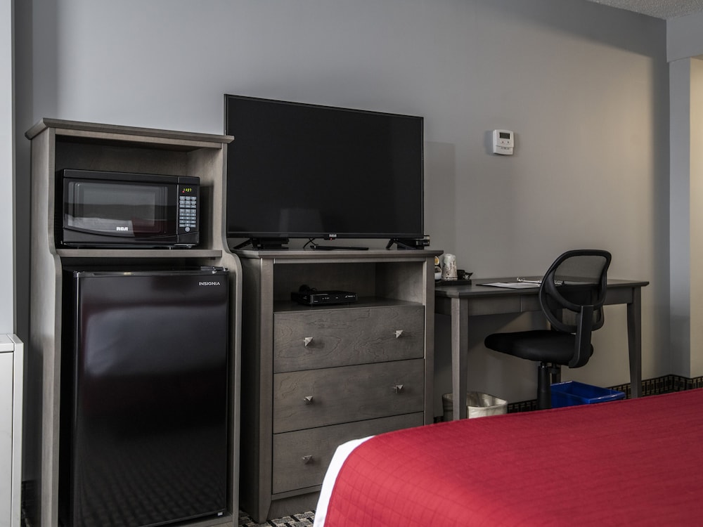 Business Room, 1 King Bed, Non Smoking photo 2