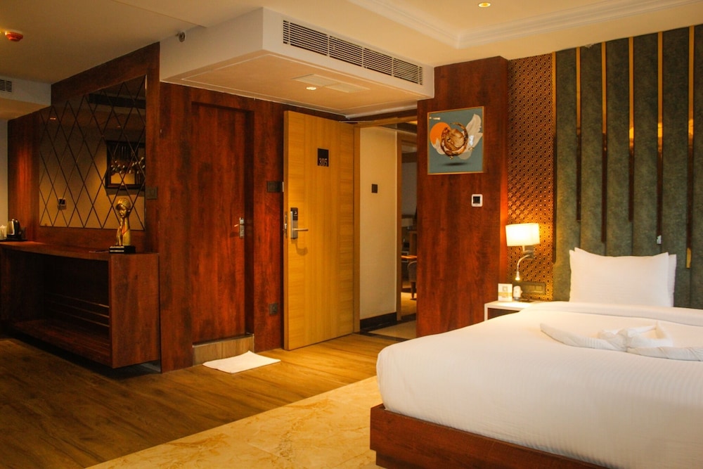 Luxury Suite