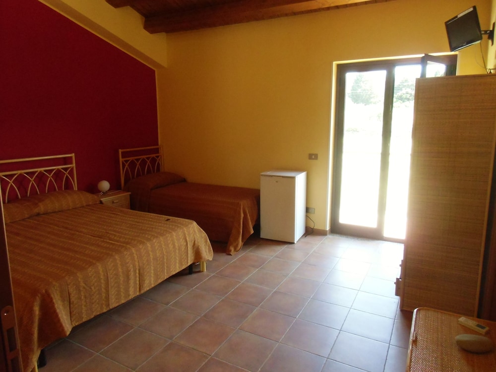 Double Room, Balcony, Garden View photo 3