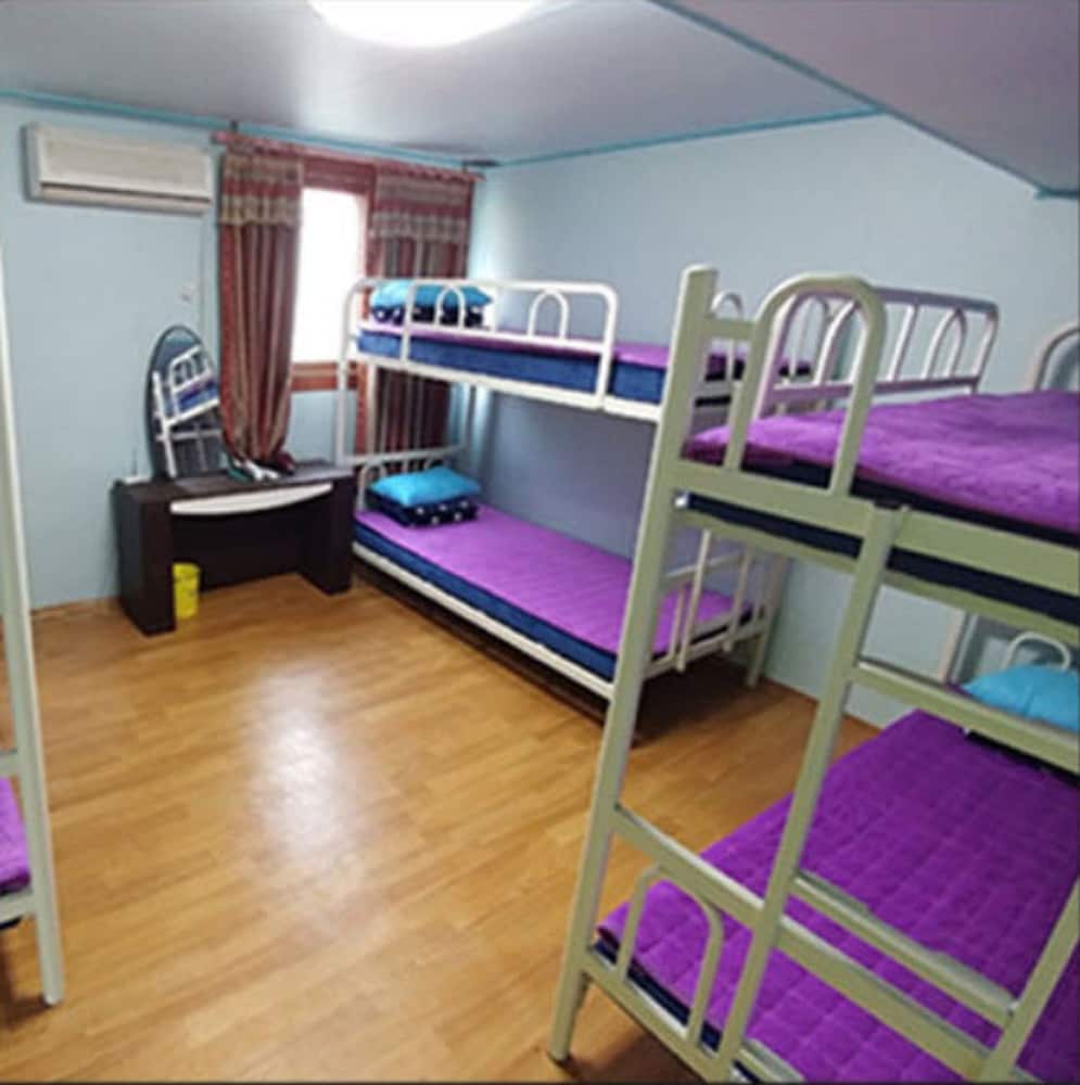 Shared Dormitory, Women only photo 2
