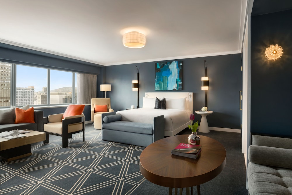 Signature King Room with One King Bed (Non Smoking)