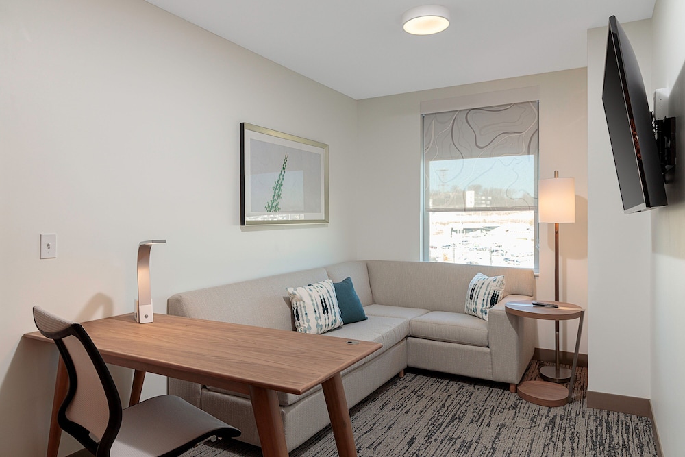 Suite, 1 Bedroom - Photo 5