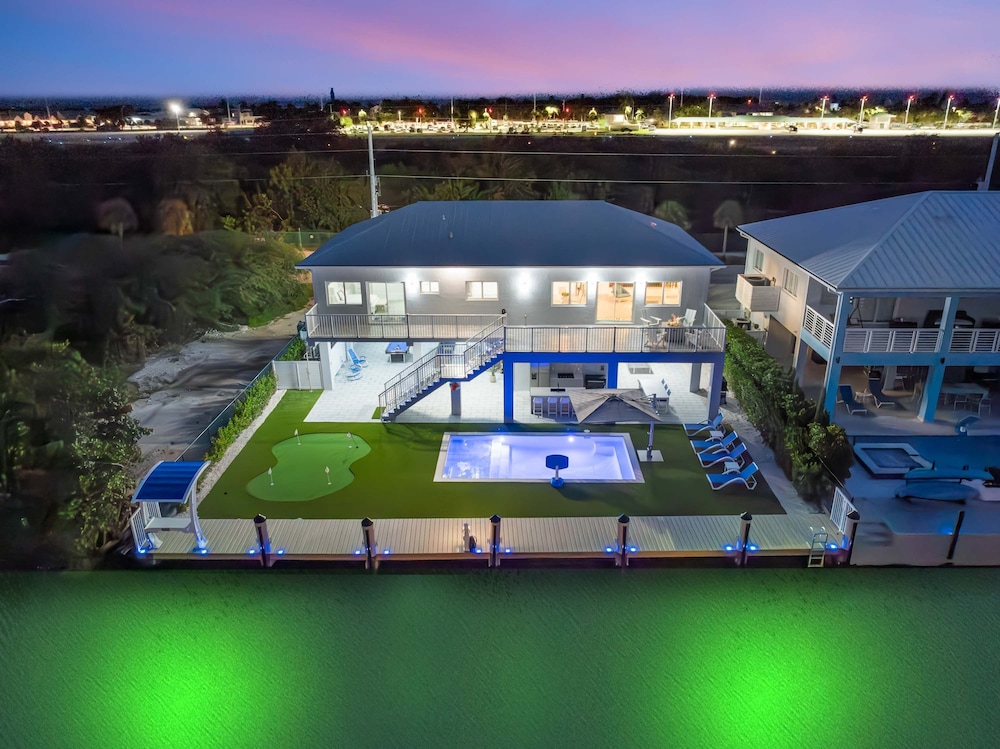 Saltwater Social Game Room Pool Dock Views, Billede 45