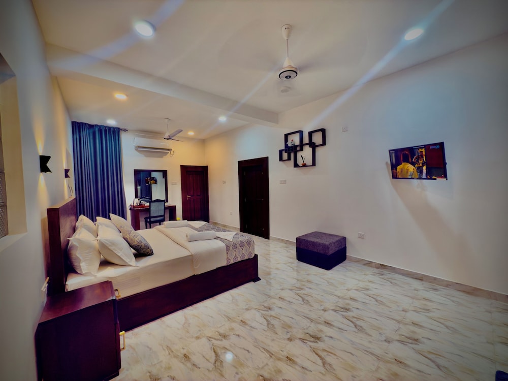 Deluxe Triple Room, Balcony photo 3