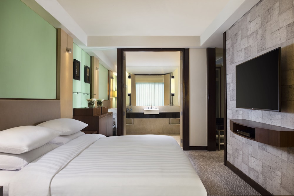 Room, 1 King Bed, Non Smoking photo 3