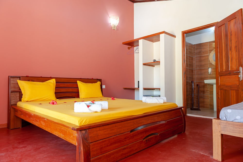 Deluxe Bungalow photo 2