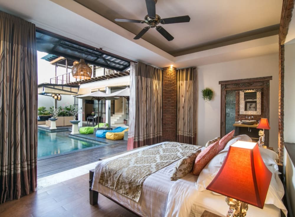 Villa, 4 Bedrooms - Photo 1