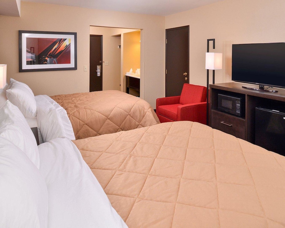 Standard Room, 2 Queen Beds photo 2