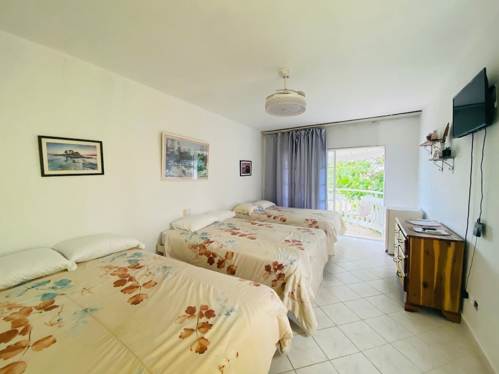 Family Triple Room photo 2