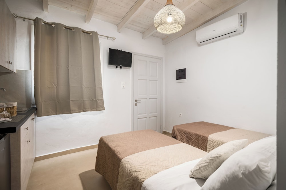 Studio, Ground Floor