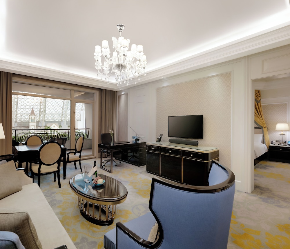 Suite, 1 Bedroom (High Floor) thumbnail 6