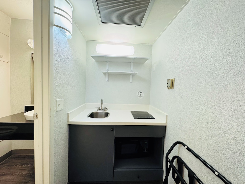 Standard Room, 2 Double Beds, Non Smoking, Kitchenette - Photo 12