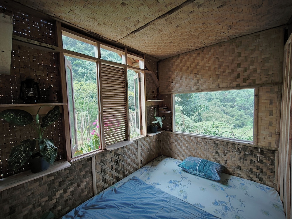 Basic Room, Patio, Mountain View