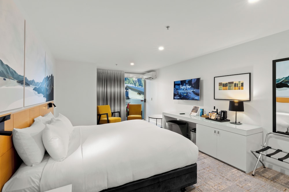Superior Double Room (Non Lake View)