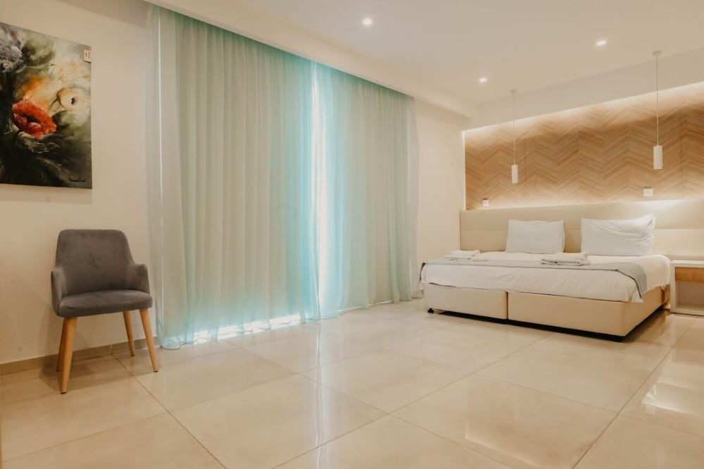 Double Room, Balcony, Partial Sea View - Photo 1