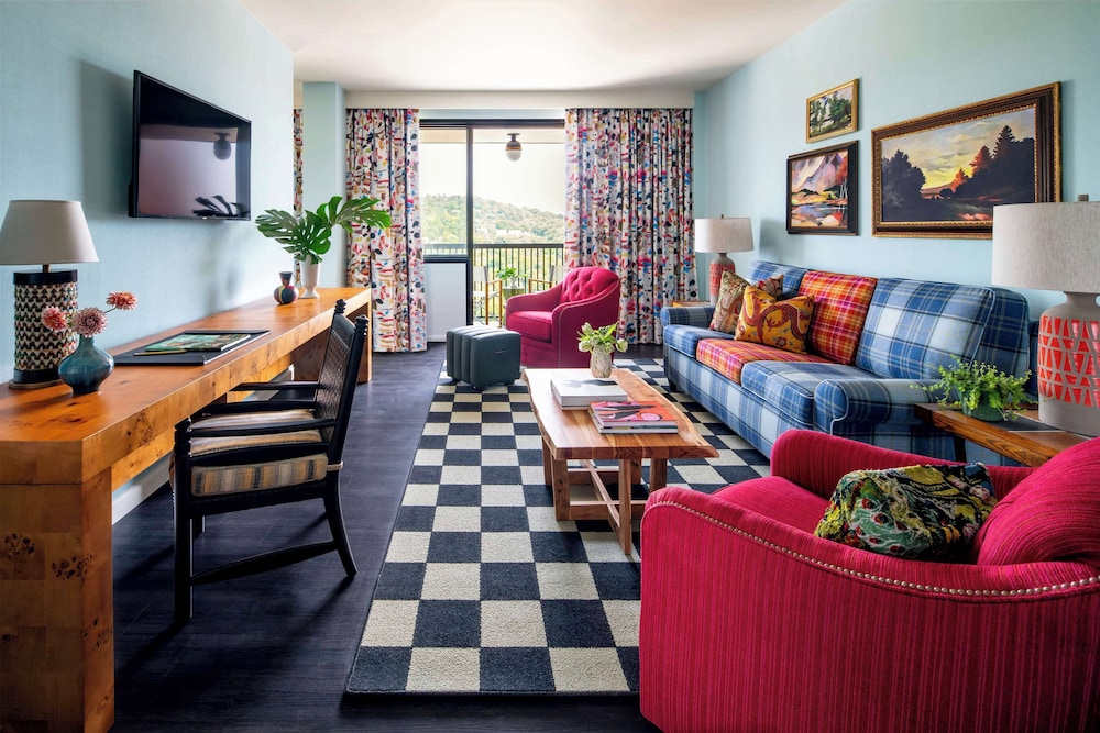Suite (Tusk Suite) - Photo 1