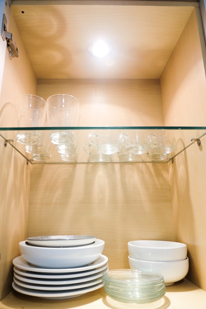 Room - Photo 8