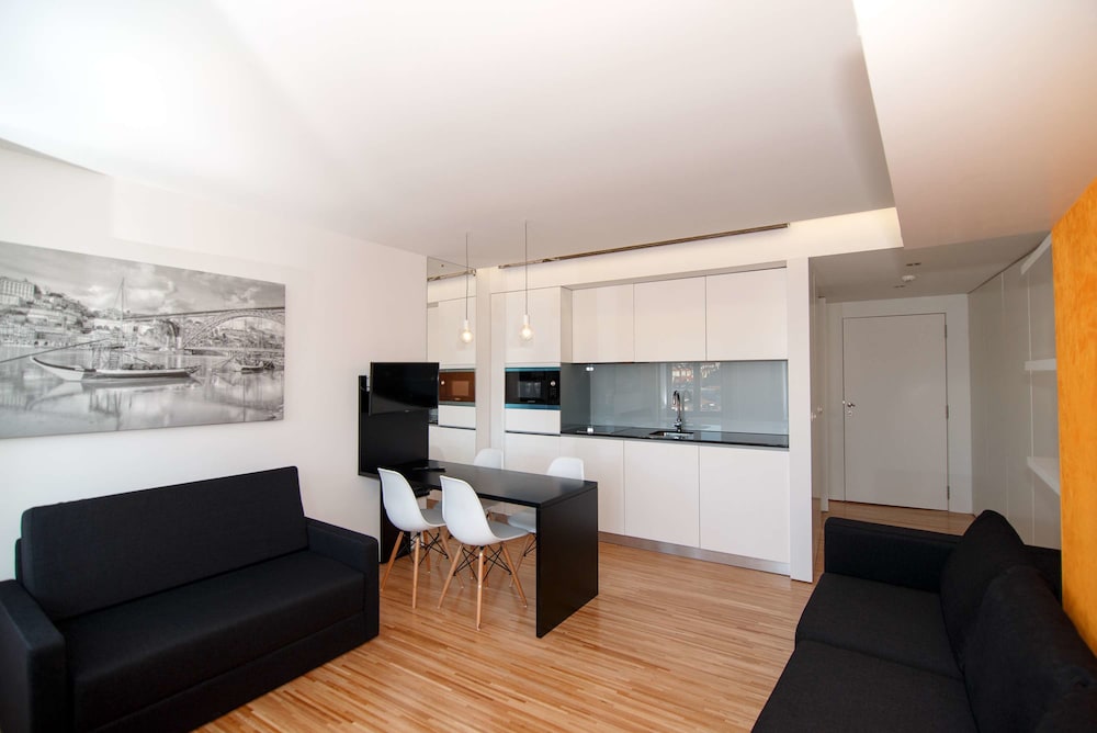 Family Studio, Multiple Beds, Kitchen, City View photo 3