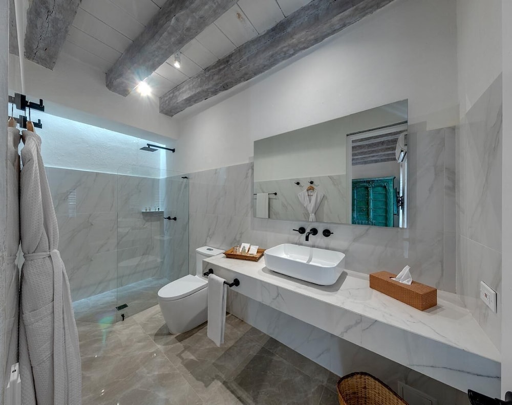 Premium House photo 2