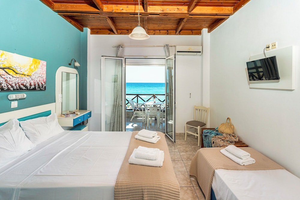 Double or Twin Room, Sea View photo 3