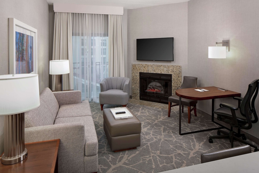 Suite, 2 Queen Beds, Kitchen - Photo 4