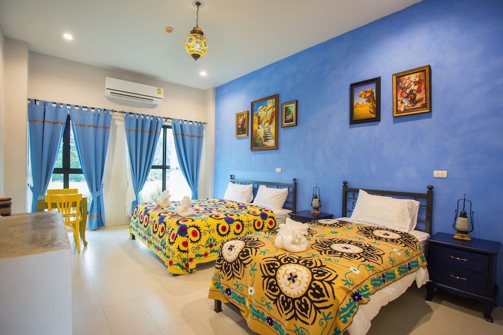 Deluxe Triple Room with Mountain View (FES) photo 3