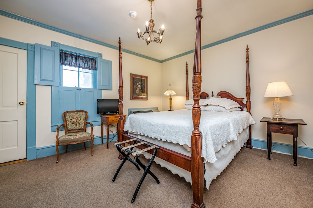22 - Byrd Guest Room