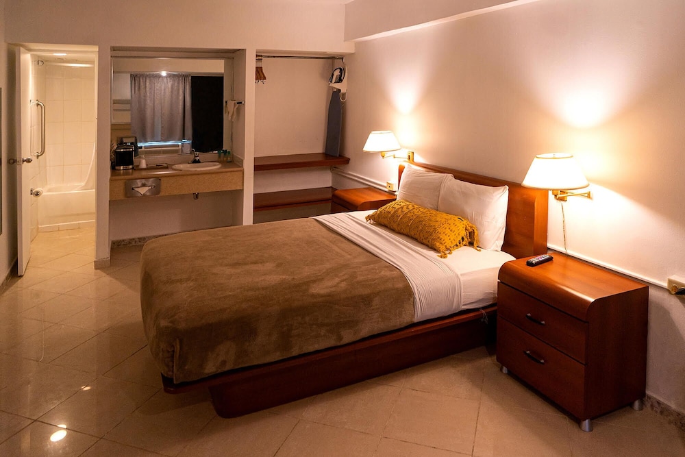 Standard Single Room, 1 Queen Bed photo 1