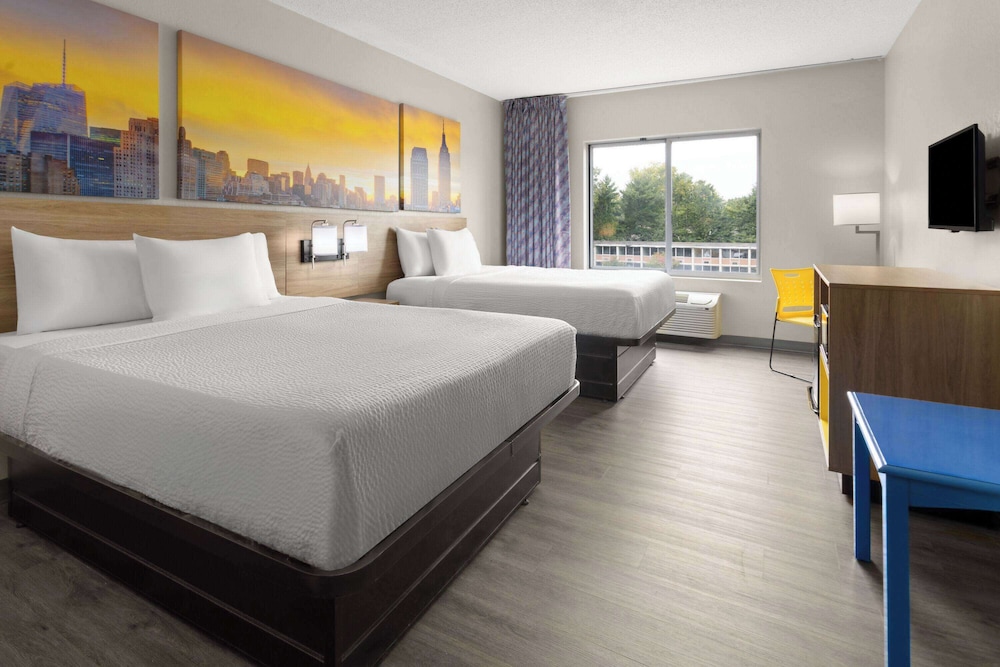 Suite, 2 Queen Beds, Non Smoking - Photo 12