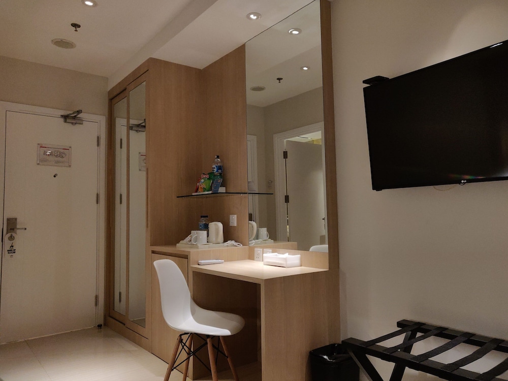Family Room, 2 Bedrooms, City View (Free 2 Tickets To Aquaboom) photo 3