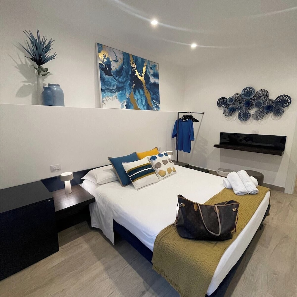 Superior Double Room, Roll-in Shower