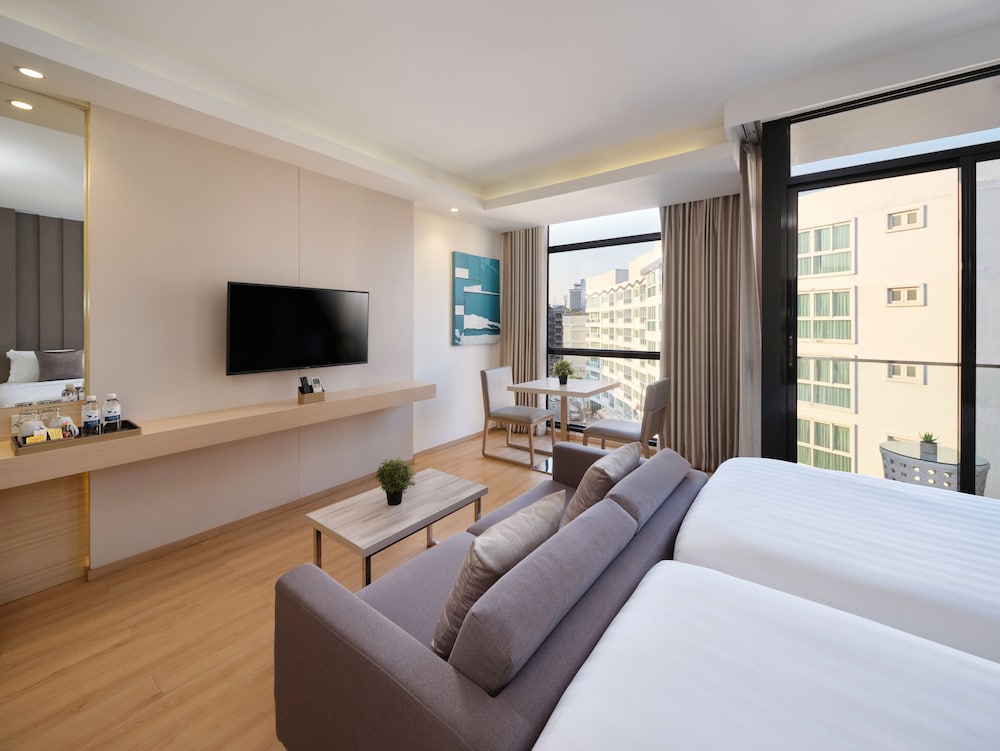 Deluxe Room - Photo 2