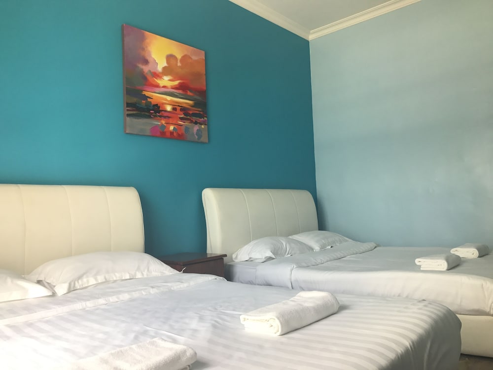Superior Apartment, 3 Bedrooms, Kitchen, Partial Sea View