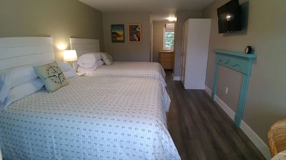 Superior Room, 2 Queen Beds photo 3