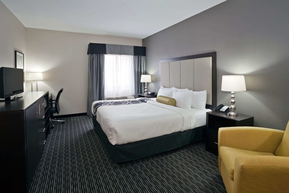 Room, 1 King Bed, Non Smoking - Photo 1