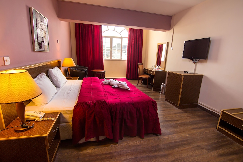 Deluxe Room - Photo 8