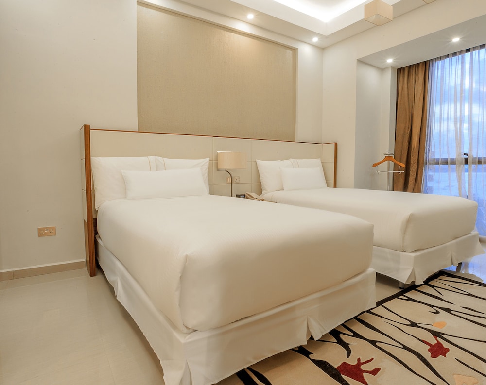 Premier Studio, 2 Queen Beds, Ocean View - Photo 2