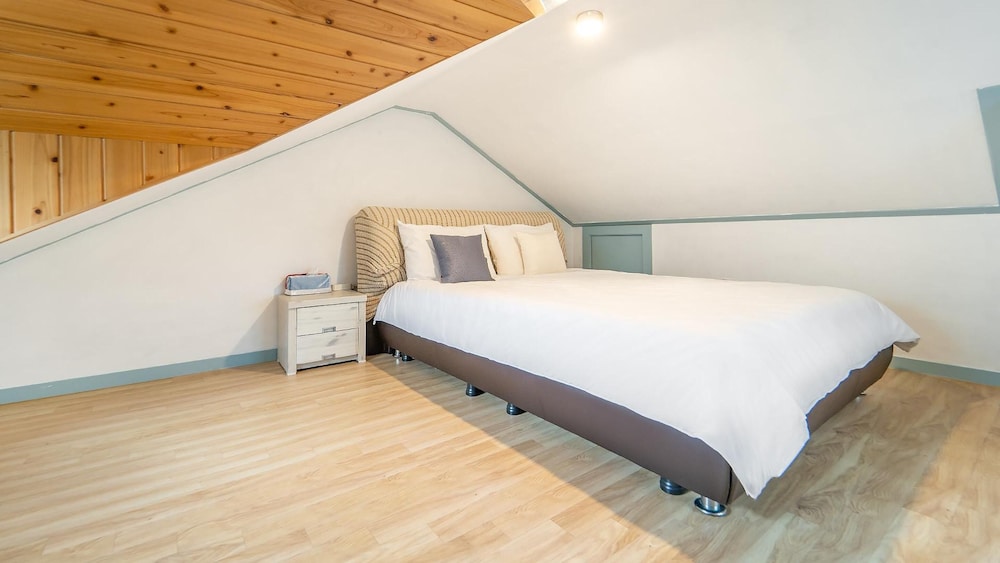 Basic Room, 1 Bedroom (Rose) - Photo 3