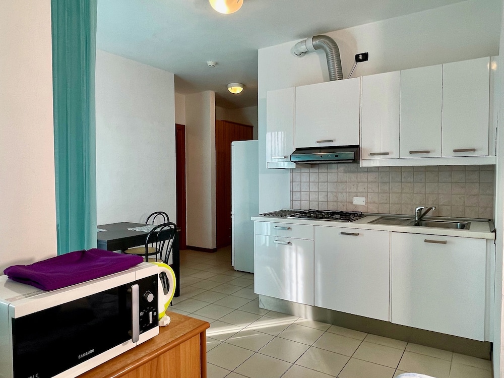 Basic Apartment photo 2