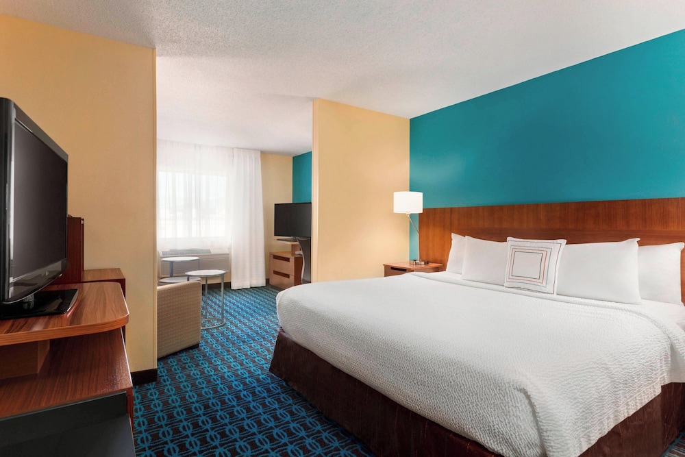 Executive Suite, 1 King Bed with Sofa bed (Mobility Accessible, Tub) photo 1